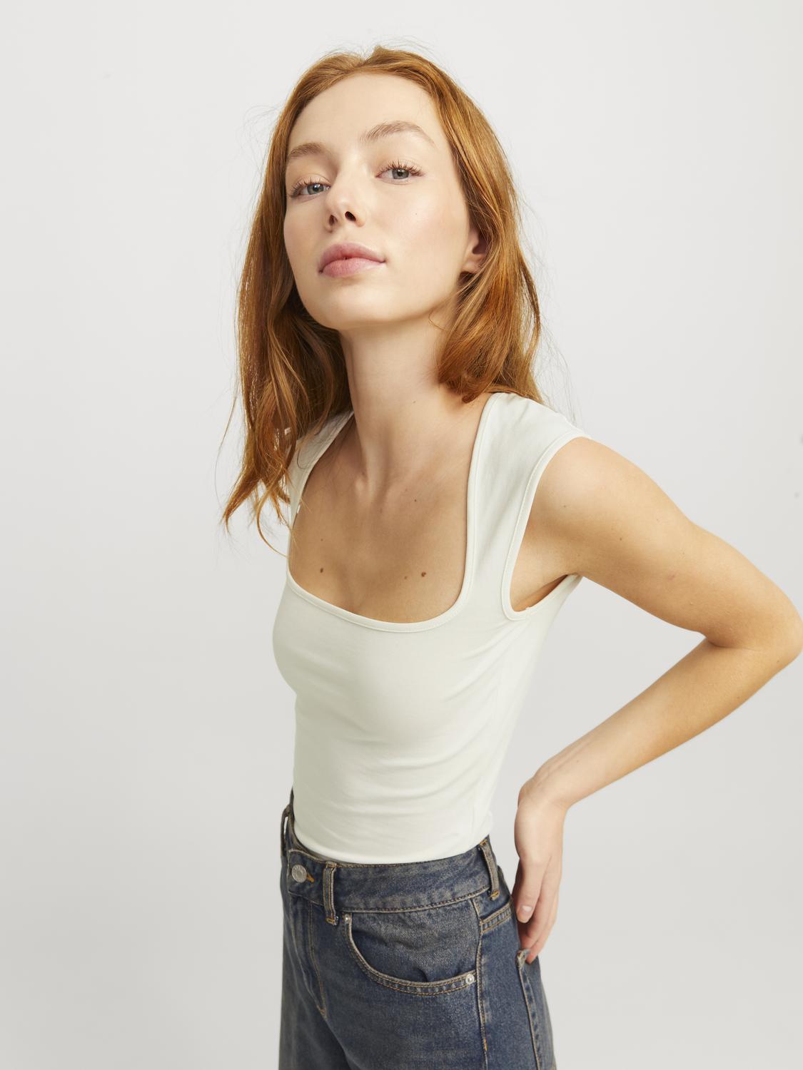 model_shot-creative